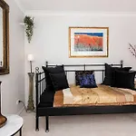 Scarborough Villa On Duke - Executive Escapes