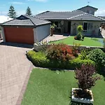 Mullaloo B & B