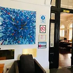 Wallaby Backpackers Hostel Perth - Note - Valid Passport Required To Check In -