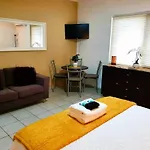 M104 West Perth Studio Apartment Near Kings Park