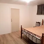 Homestay Upon Kenwick Station