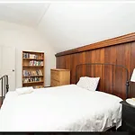 Snow-White\'S 2 Bedroom City Heart Cottage In Perth 6000