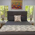 Tree Lights Stay - Relaxing, Private Guest Suite