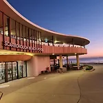 Chic 2 Bed Apartment On Scarborough Beach