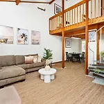 11 Cottesloe - Steps From Beach - Sleeps 3