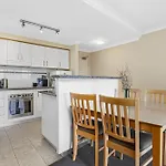 Perth Family Getaway Pool & Parking