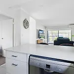 2 Conveniently Quiet Cloverdale 2Brpark