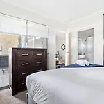 2 Conveniently Quiet Cloverdale 2Brpark