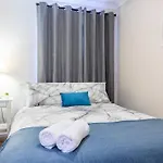 Delightful Getaway Steps From Attractions & Amenities