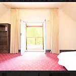 Quiet And Peaceful Rooms In Perth City With Free Parking
