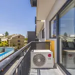 Central Perth 2-Bed Apartment With Pool & Gym