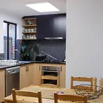 Luxe 3Br Villa With Kitchen & Laundry