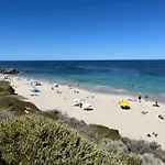 Newly Renovated Home Steps From Sorrento Beach