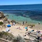 Newly Renovated Home Steps From Sorrento Beach