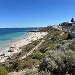 Newly Renovated Home Steps From Sorrento Beach