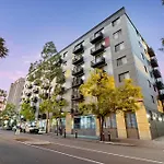 River Fringe Urban Retreat