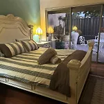 Whitfords Delight Bed & Breakfast