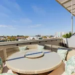 Central Perth City Penthouse Apt In Northbridge