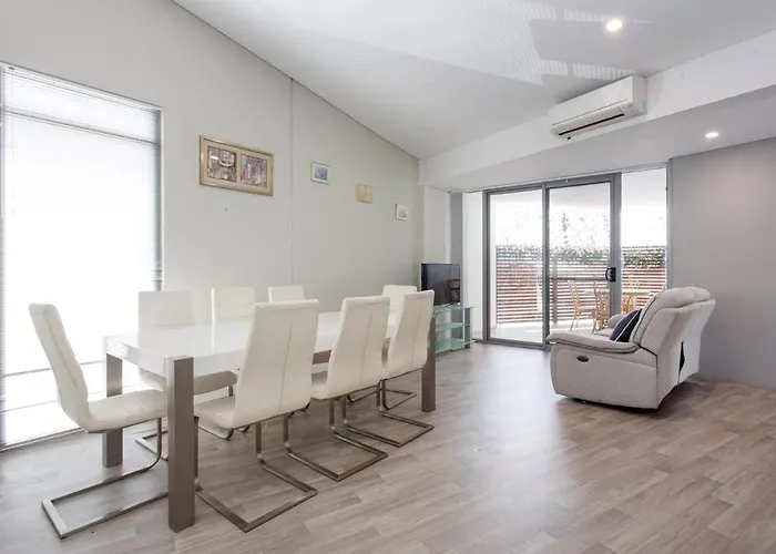 Waverley Apartment F-Two Bedrooms Wifi Available