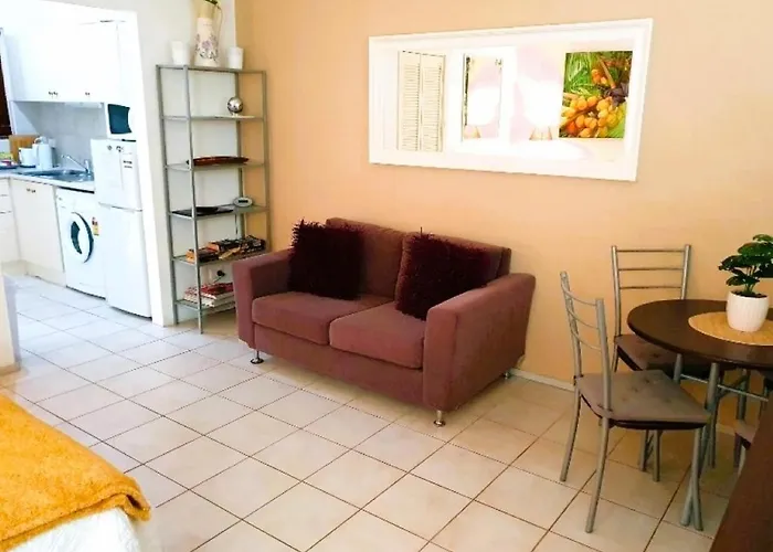 M104 West Perth Studio Apartment Near Kings Park