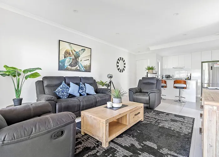 2 Conveniently Quiet Cloverdale 2Brpark