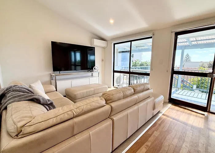 Coastal Ocean Views & Breezes
