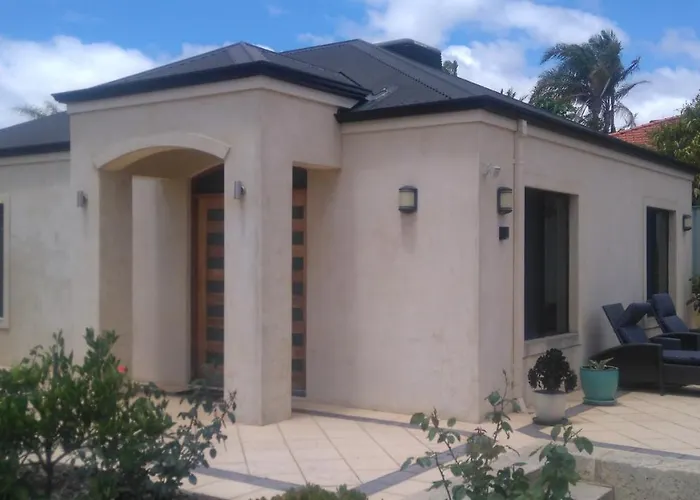 Lake Estate Stay