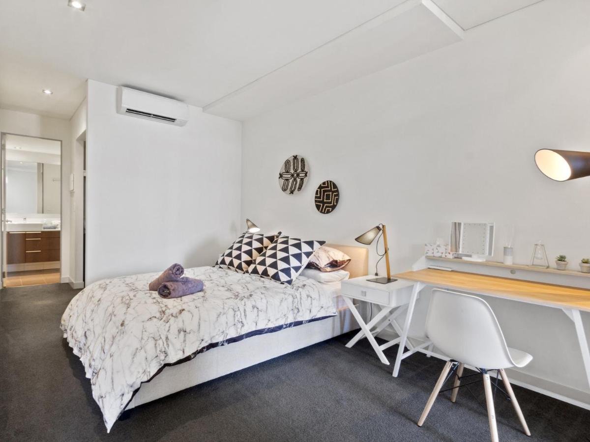 Apartment 2bdrm Skyline Views - Prime For River, Waca, Optus Stadium *