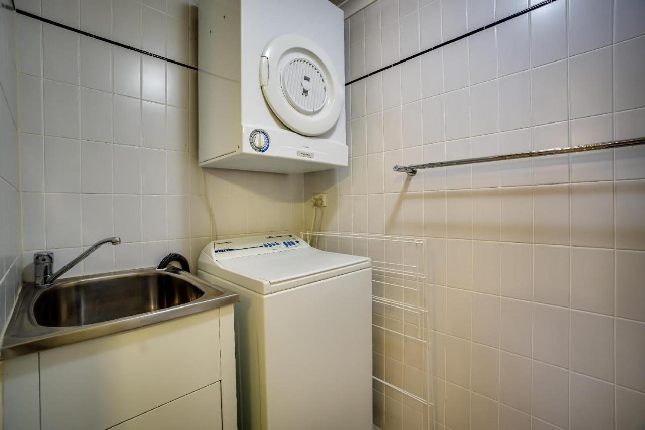 302 Wonderful Waldorf Poolgym Apartment Perth