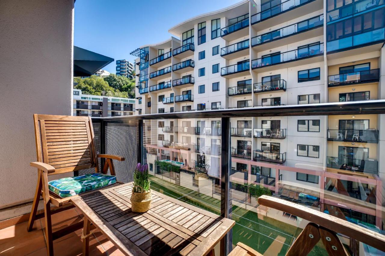 302 Wonderful Waldorf Poolgym Apartment Perth