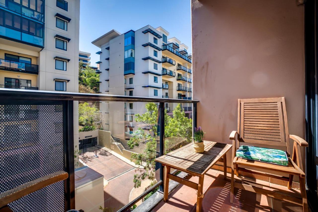 Apartment 302 Wonderful Waldorf Poolgym Perth