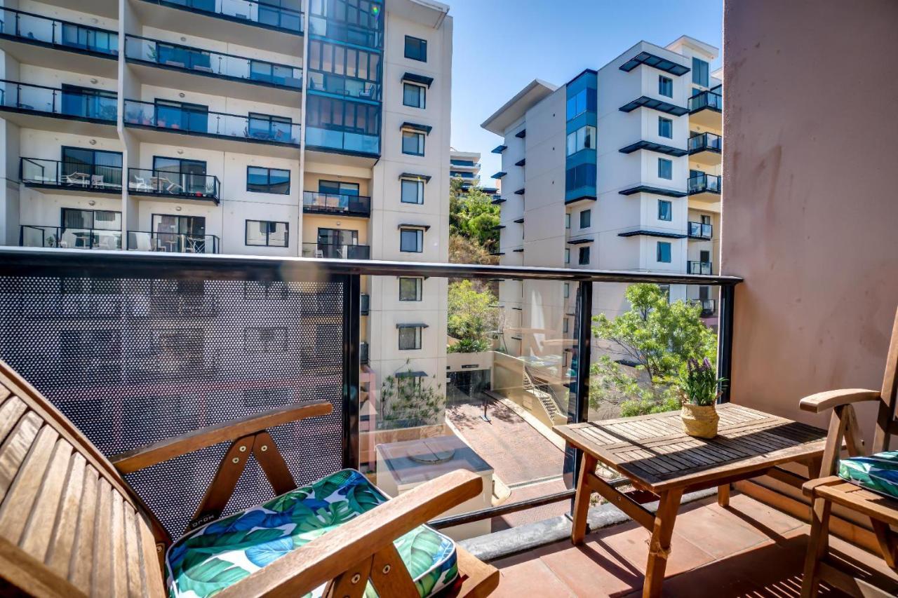 Apartment 302 Wonderful Waldorf Poolgym Perth