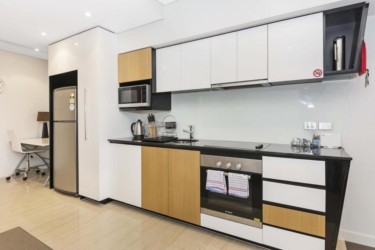 Astra Apartments Perth - Zenith 4*