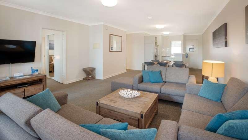 Broadwater Aparthotel 4*