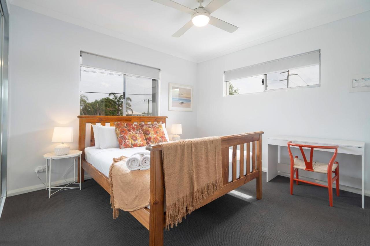 3 Fresh Sparkling Apt 2br 2ba Cloverdale *