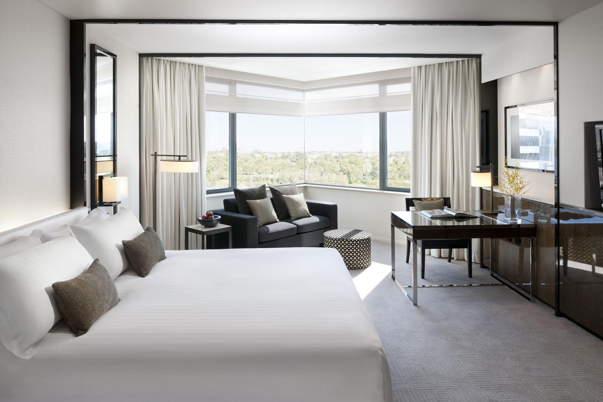 Hotel Crown Metropol 5*