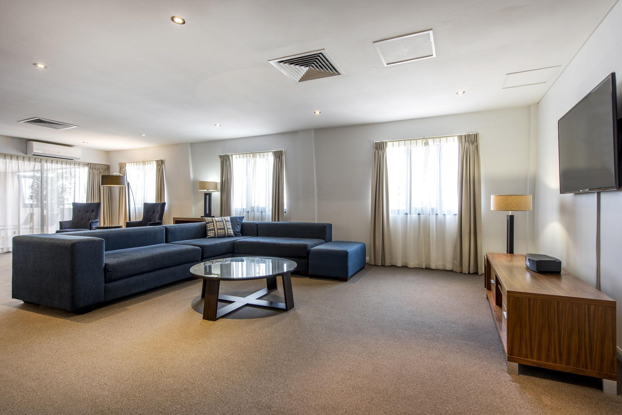 Aparthotel Mantra On Hay 4*