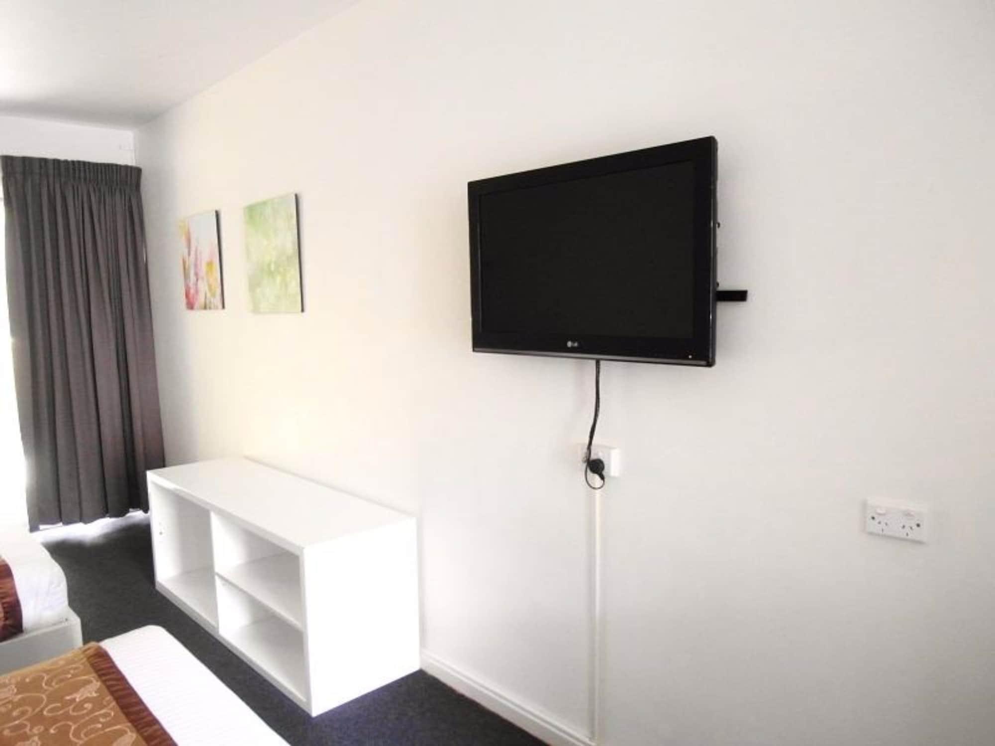 Econo Rivervale Lodge *