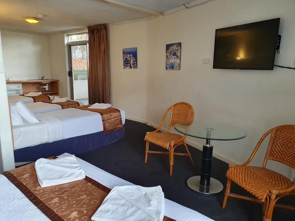 Econo Rivervale Lodge