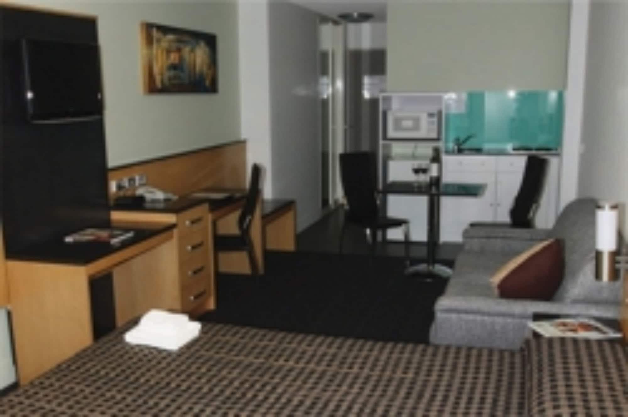 Comfort & Goodearth Hotel
