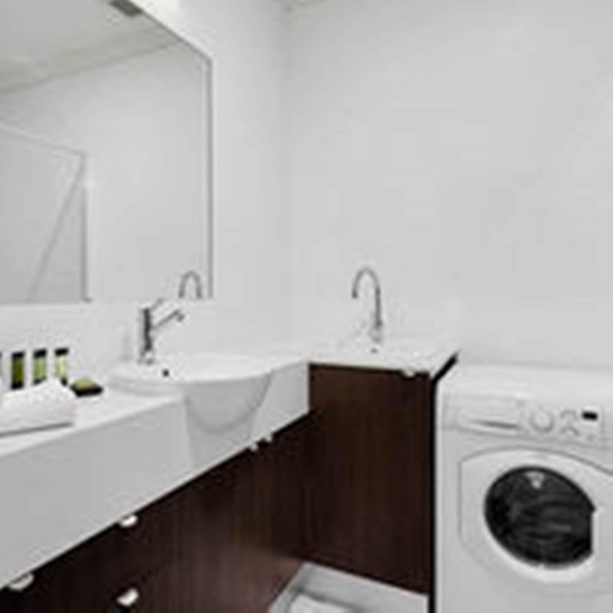 Attika Aparthotel 4*