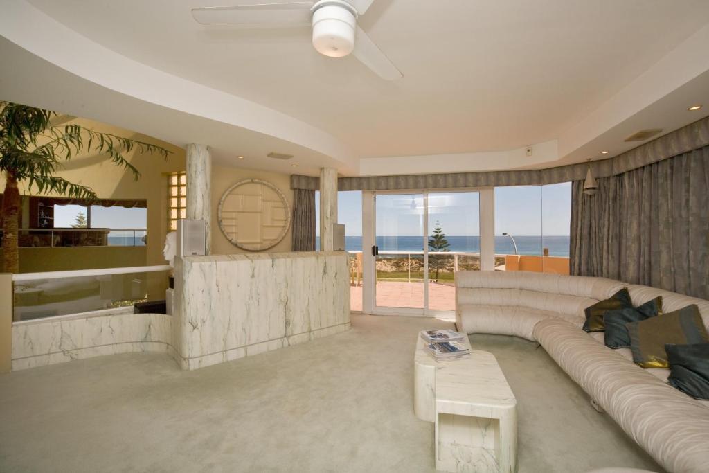 Beach Manor Hotel