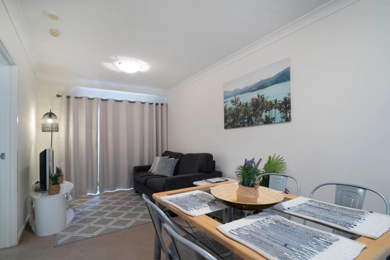302 Wonderful Waldorf Poolgym Apartment Perth