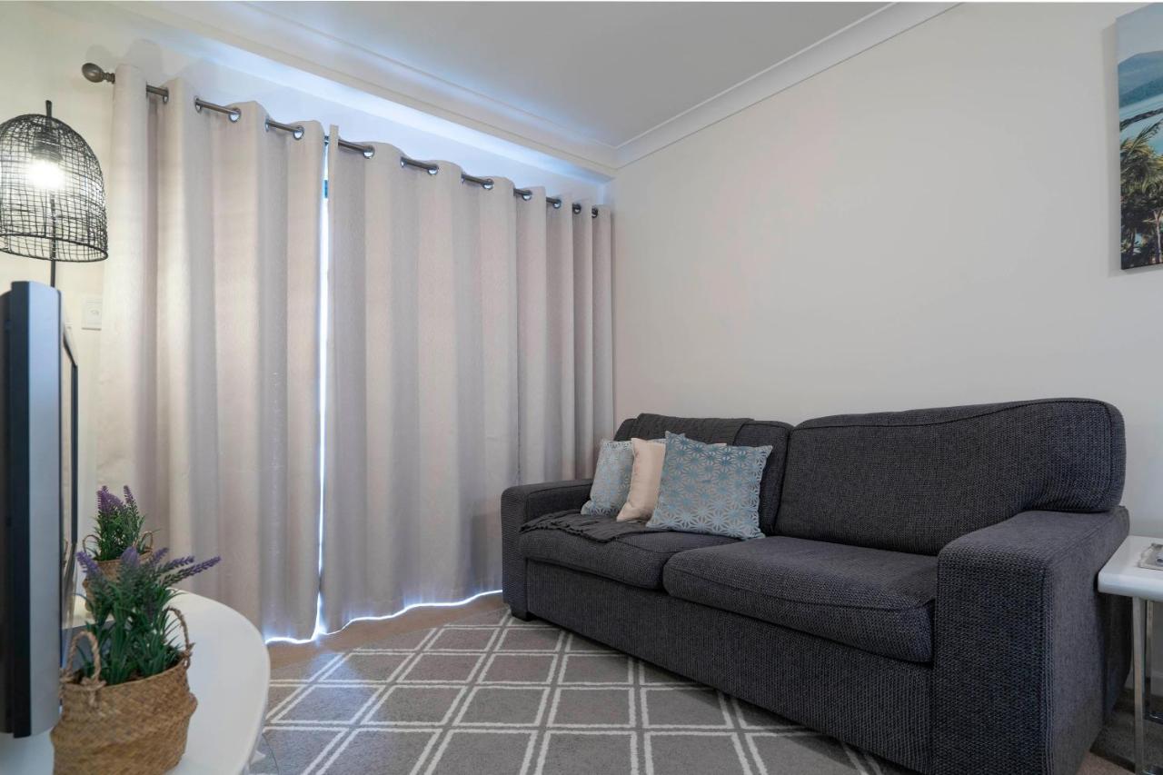 302 Wonderful Waldorf Poolgym Apartment Perth