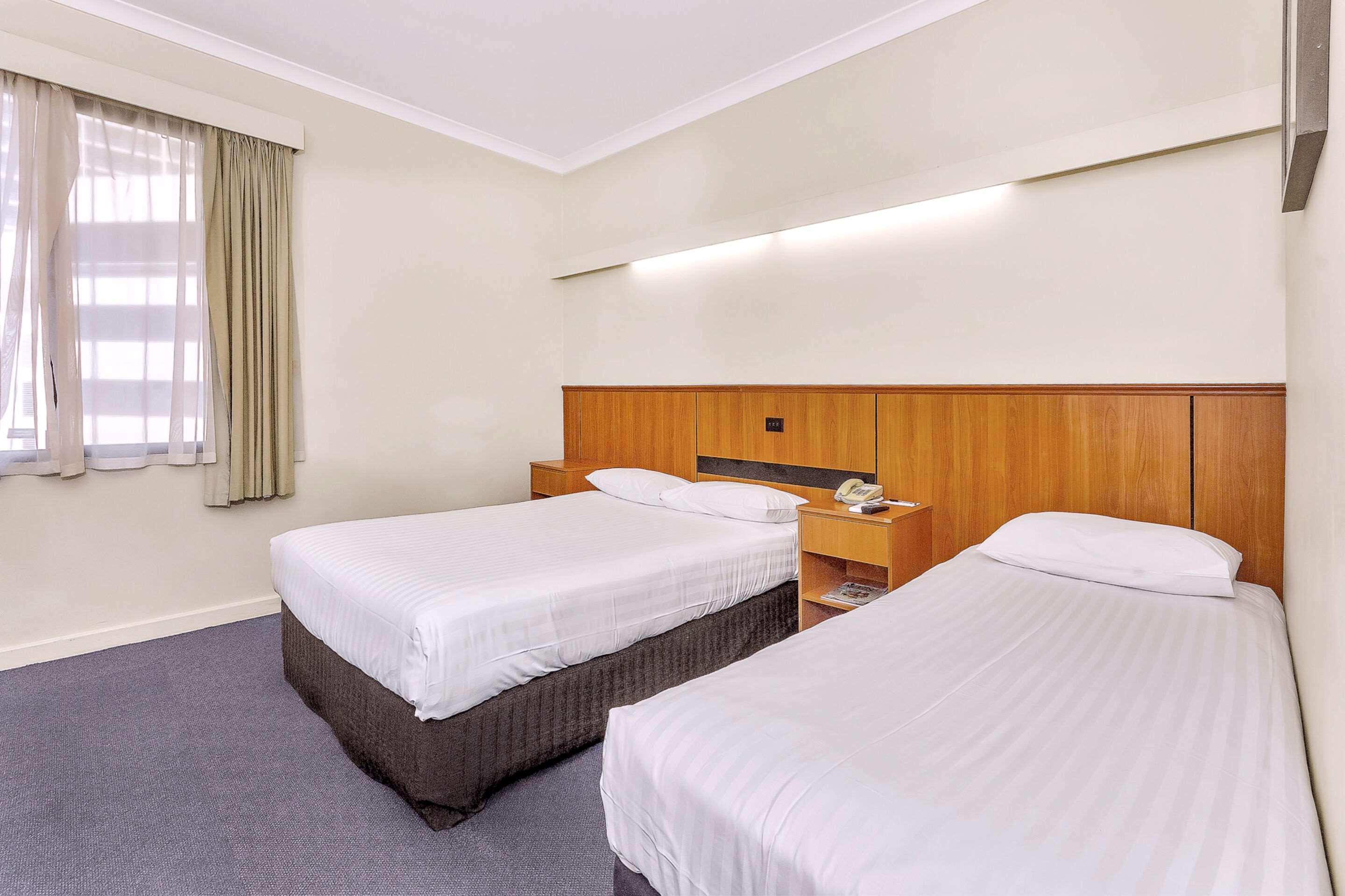 Metro Hotel 3*