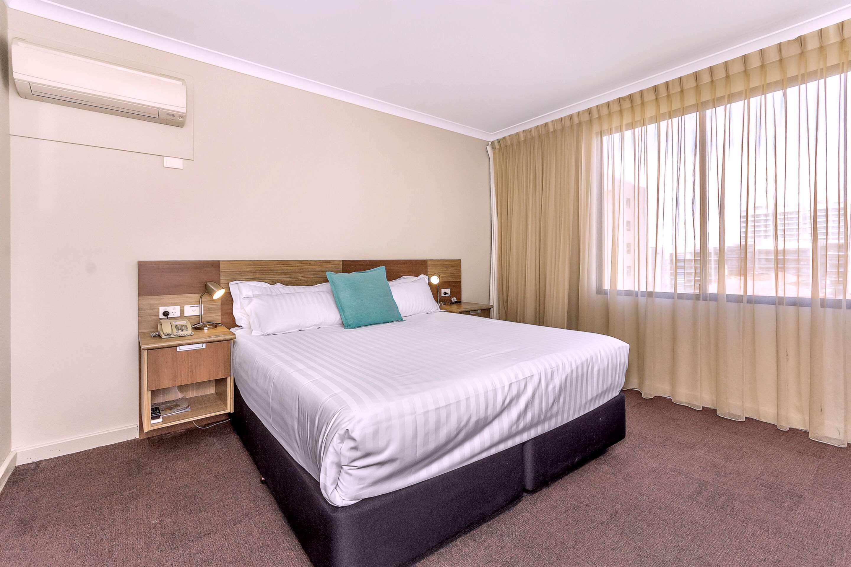 Metro 3* Perth