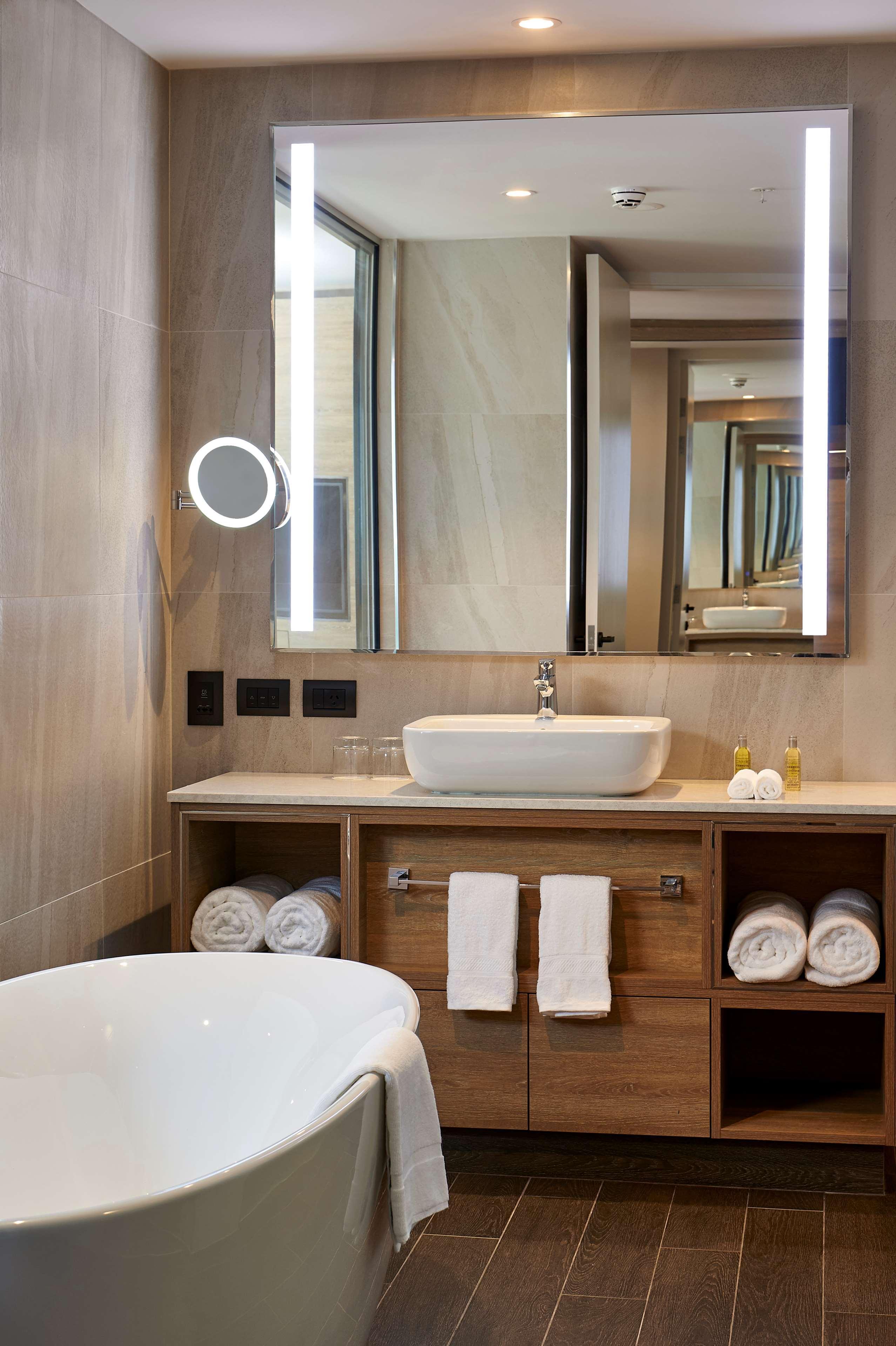 Hotel Doubletree By Hilton Northbridge 4*