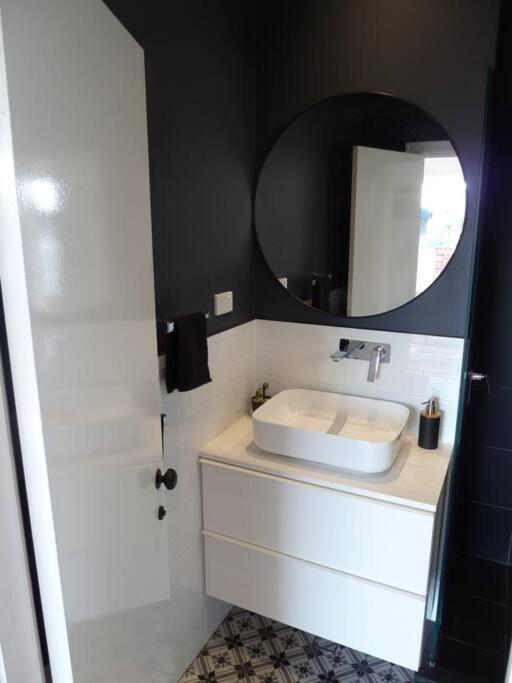 Apartemen A - Small Gem On The Busy Road Perth