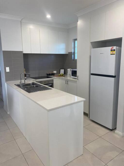 Apartment Stylish 2bed Close Airport/shops Perth
