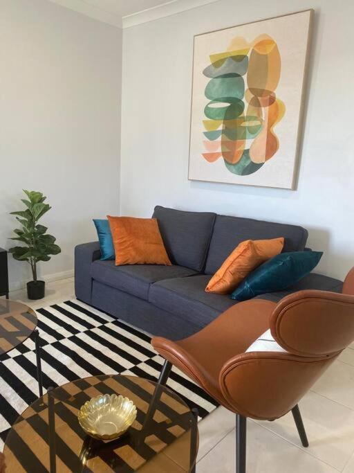 Stylish 2bed Close Airport/shops Apartment Perth